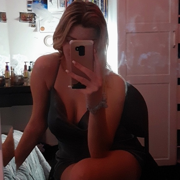 Meet your Posher, Claire - Picture 1 of 1